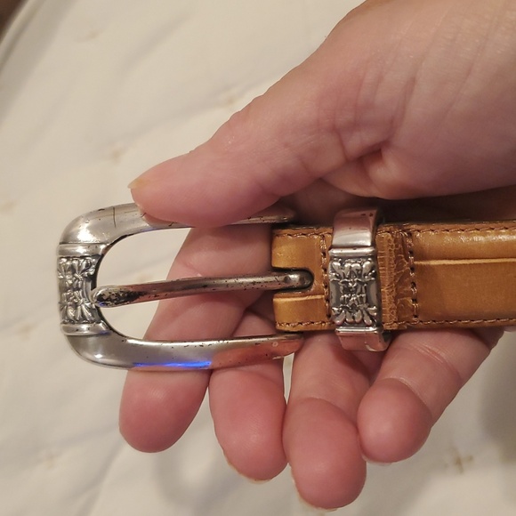 Timeless Brown Leather Belt with Silver Buckle - Picture 2 of 6